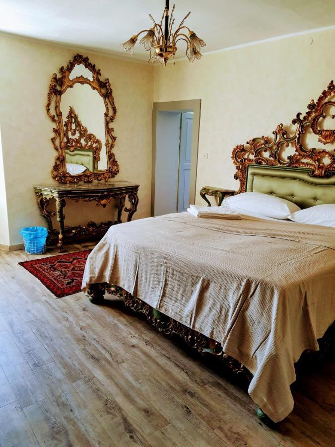 فيلا Casale Storico Enzo كاستلْنْيوفو ديل غارد المظهر الخارجي الصورة